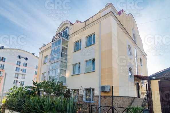 
  Продается 4-комн. квартира, 92 м², Клубничная ул, д. 1/14
. Фото 3.