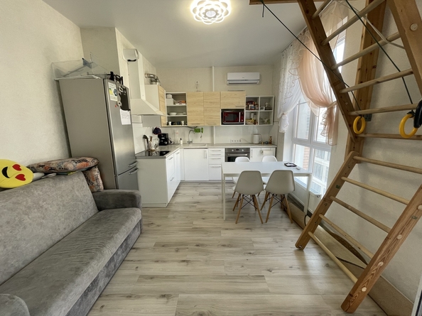 
  Продается 3-комн. квартира, 80 м², Анапское ш, д. 32к4
. Фото 8.