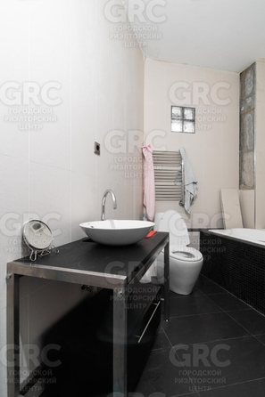 
  Продается 3-комн. квартира, 110.3 м², Виноградная ул
. Фото 34.