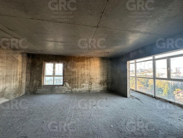 
  Продается 2-комн. квартира, 84 м², Виноградная ул, д. 4
. Фото 3.