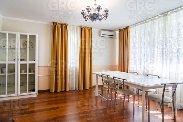
  Продается 4-комн. квартира, 75 м², Новоселов ул, д. 11
. Фото 1.