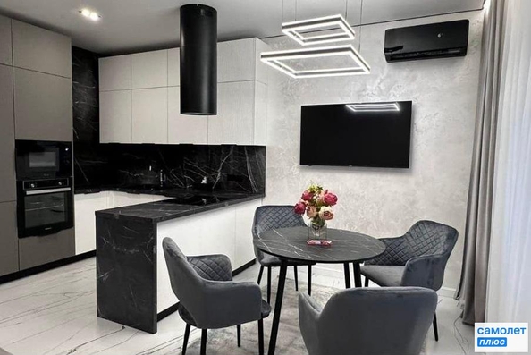 
  Продается 2-комн. квартира 97.3 м², в ЖК Золотой Берег, литер 1. Фото 2.