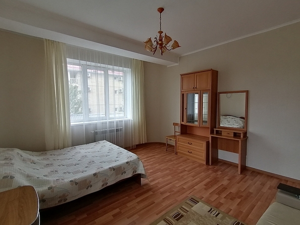 
   Продам 2-комнатную, 65 м², Толстого ул, 85/23

. Фото 3.