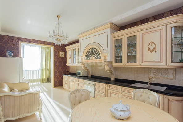 
  Продается 3-комн. квартира 131 м². Фото 1.