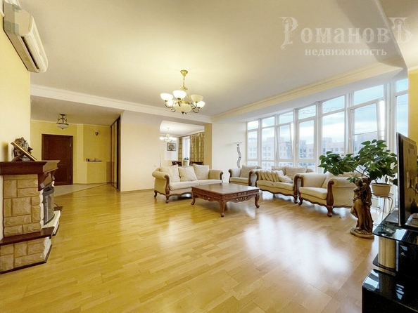 
   Продам 4-комнатную, 178.4 м², Мира ул, 282/2

. Фото 1.