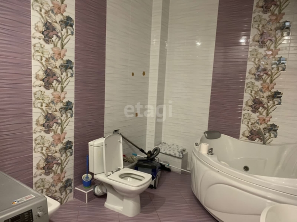 
   Продам 5-комнатную, 235.9 м², Десантников ул, 17

. Фото 17.