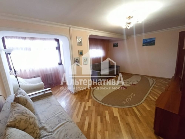 
  Сдам в аренду 3-комнатную квартиру, 104 м², Кисловодск

. Фото 1.