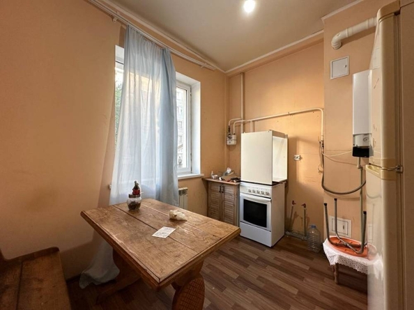 
  Продается 1-комн. квартира, 37 м², Азербайджанская ул
. Фото 2.