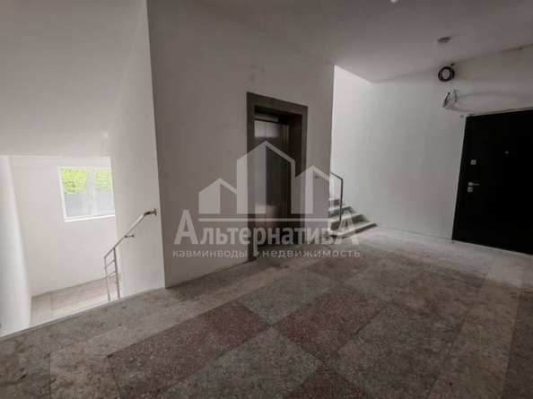 
  Продается 2-комн. квартира, 67.2 м², Октябрьская ул
. Фото 8.