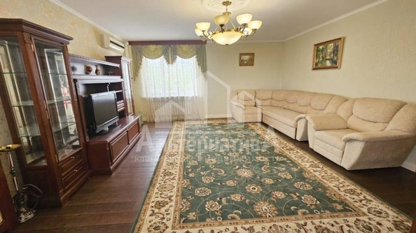 
  Продается 2-комн. квартира, 98 м², Кирова ул
. Фото 4.