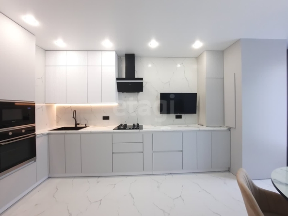 
  Продается 2-комн. квартира, 54 м², Андрея Голуба ул, д. 16к1
. Фото 4.