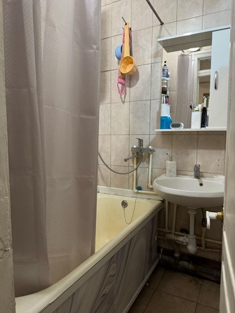 
  Продается 3-комн. квартира, 70 м², 40 лет Октября пр-кт, д. 16
. Фото 14.