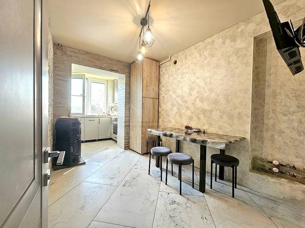 
  Продается 2-комн. квартира, 49 м², Крутая дорога ул
. Фото 4.