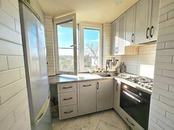 
  Продается 2-комн. квартира, 49 м², Крутая дорога ул
. Фото 5.