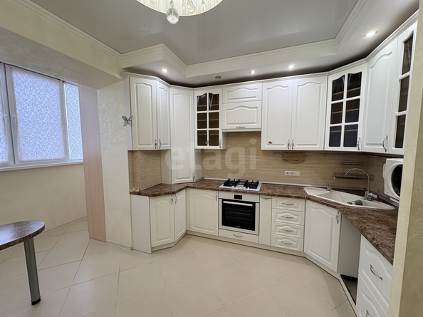 
  Продается 2-комн. квартира 70 м². Фото 1.