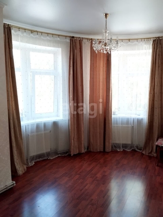 
   Продам 3-комнатную, 120 м², Л.Толстого ул, 121а

. Фото 5.