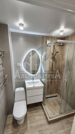 
   Продам 1-комнатную, 37 м², Андрея Губина ул

. Фото 2.