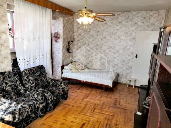 
   Продам 1-комнатную, 47 м², Осипенко ул

. Фото 5.