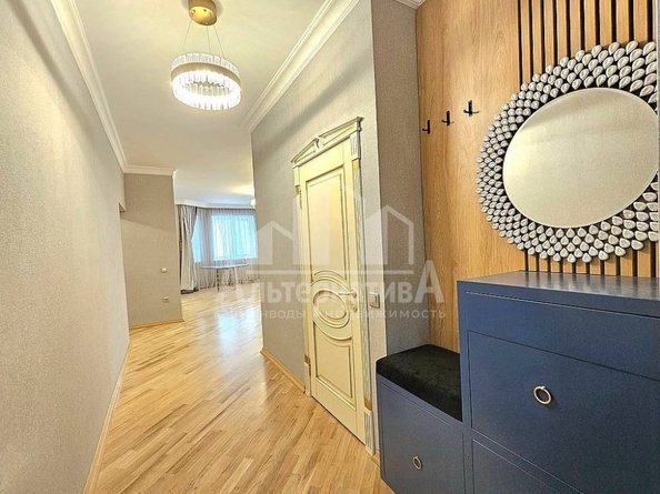 
  Продается 3-комн. квартира, 96.4 м², Замковая ул
. Фото 2.