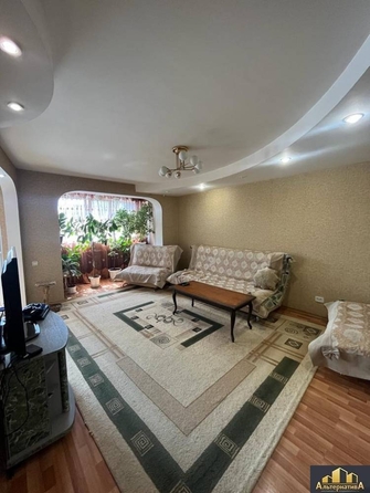 
  Продается 3-комн. квартира, 100 м², Азербайджанская ул
. Фото 2.