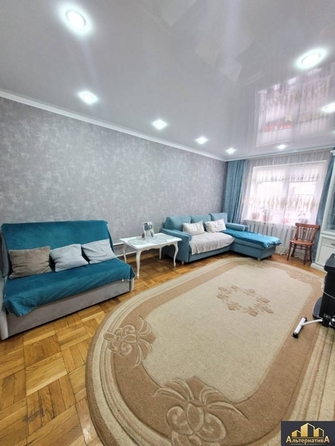 
   Продам 3-комнатную, 72.6 м², Главная ул

. Фото 2.