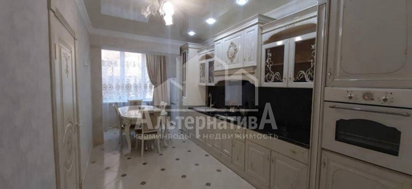 
   Продам 2-комнатную, 51 м², Декабристов ул

. Фото 9.