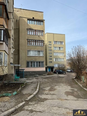 
   Продам 1-комнатную, 37 м², Набережная ул

. Фото 1.