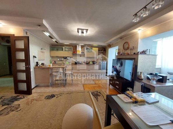 
  Продается 3-комн. квартира, 99.4 м², 8 Марта ул
. Фото 3.