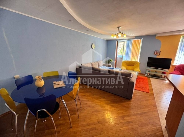 
   Продам 3-комнатную, 103.3 м², Титова ул

. Фото 4.