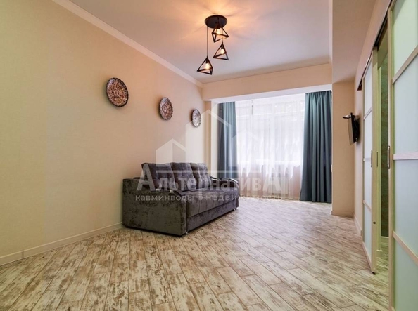 
   Продам 1-комнатную, 36.7 м², Декабристов ул

. Фото 2.