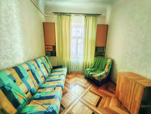 
  Продается 4-комн. квартира 64 м². Фото 7.