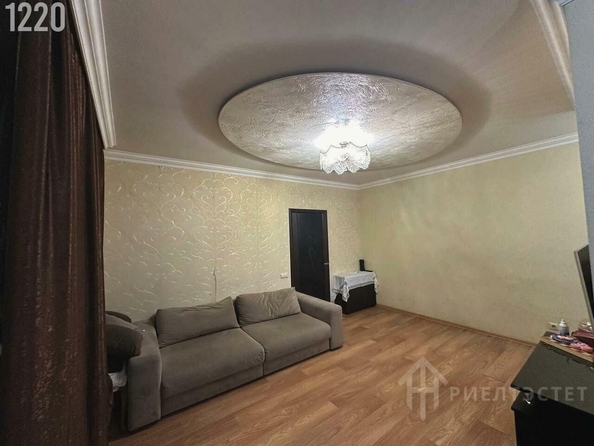 
   Продам 2-комнатную, 39 м², Грисенко ул, 38

. Фото 7.