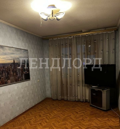 
   Продам 3-комнатную, 64.4 м², Комарова б-р, 24

. Фото 1.