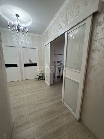 
   Продам 3-комнатную, 100 м², Добровольского пл, 1/1

. Фото 5.