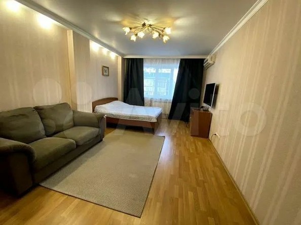 
   Продам 3-комнатную, 81 м², Комарова б-р, 9/4

. Фото 3.