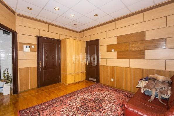 
   Продам 4-комнатную, 170 м², Королева пл, 16А

. Фото 4.