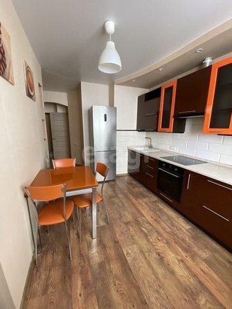 
   Продам 2-комнатную, 40 м², Ленина пл, 140А

. Фото 1.