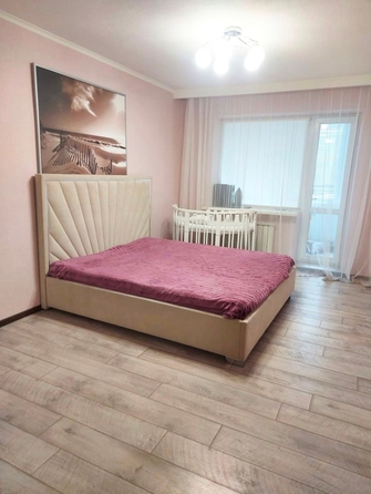 
   Продам 3-комнатную, 84 м², Думенко ул, 11Д

. Фото 5.