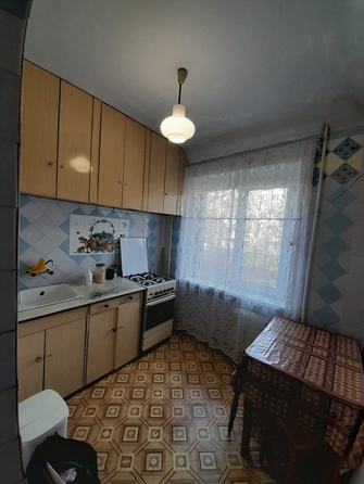 
   Продам 3-комнатную, 49 м², Малиновского ул, 10

. Фото 4.