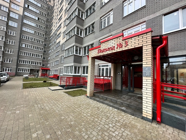 
   Продам 3-комнатную, 100.8 м², 40-летия Победы пр-кт, 63/17 ст1

. Фото 3.