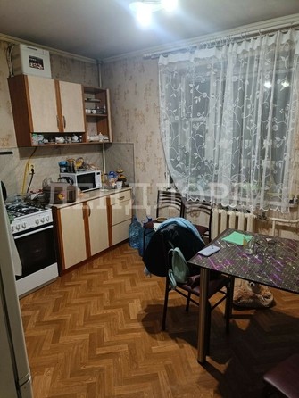 
   Продам 1-комнатную, 45 м², Днепровский пер, 124Е

. Фото 4.