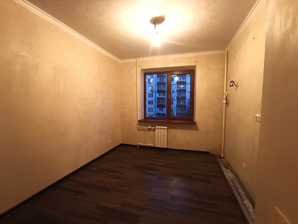 
   Продам 3-комнатную, 62.7 м², Днепропетровская ул, 48

. Фото 5.