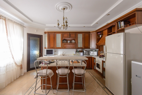 
   Продам дом, 428 м², Ростов-на-Дону

. Фото 10.