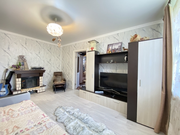 
   Продам 3-комнатную, 49 м², Гризодубовой ул, 48

. Фото 3.