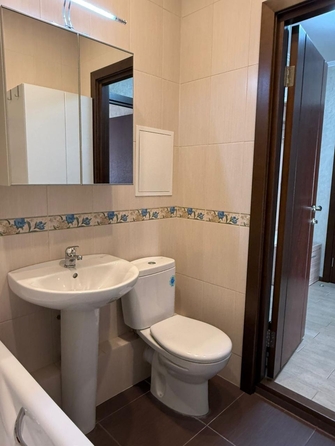 
   Продам 1-комнатную, 50.7 м², Малиновского ул, 66

. Фото 10.