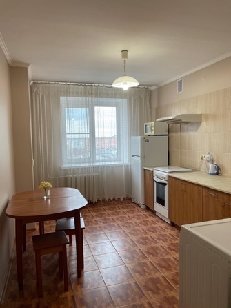 
   Продам 2-комнатную, 74 м², 339-й Стрелковой Дивизии ул, 19

. Фото 1.