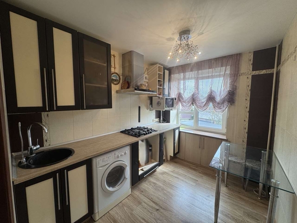 
   Продам 3-комнатную, 62 м², Металлургическая ул, 20к2

. Фото 1.