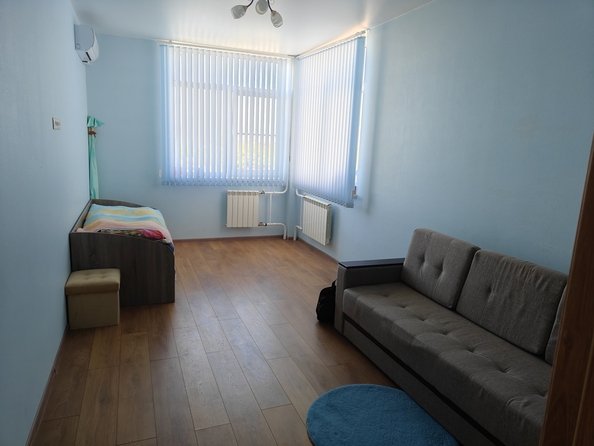 
   Продам 3-комнатную, 70.1 м², Комарова ул, 132

. Фото 5.