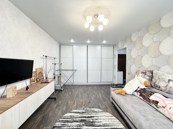 
   Продам 1-комнатную, 32 м², 40-летия Победы пр-кт, 63

. Фото 2.