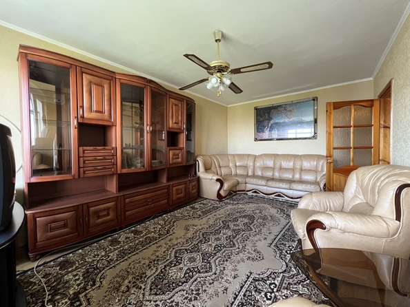 
   Продам 2-комнатную, 54 м², 40-летия Победы пр-кт, 87

. Фото 2.